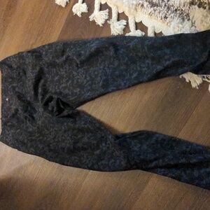 Women's workout leggings